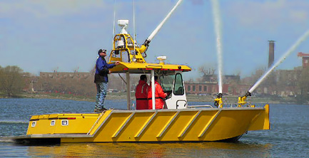 MetalCraft Marine FireStorm 27 aluminum fireboat