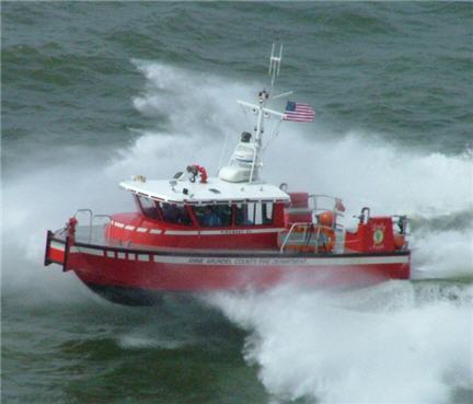 MetalCraft Marine FireStorm 40 high-speed aluminum fireboat